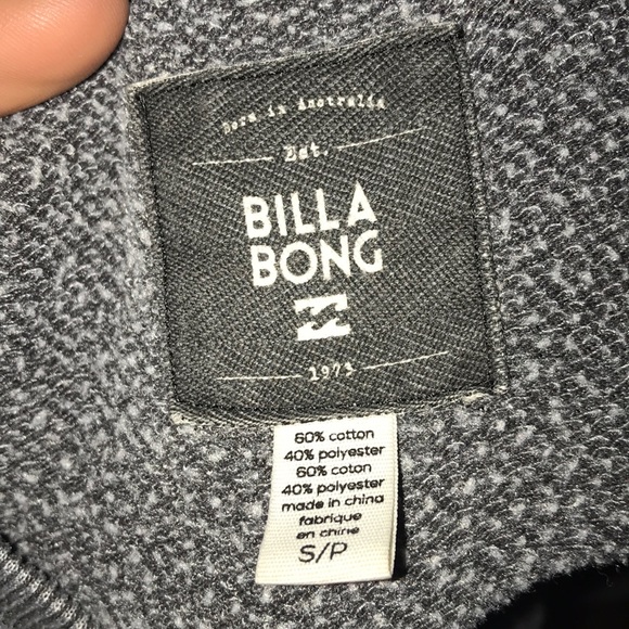 Small Billabong sweatshirt. - Picture 6 of 6